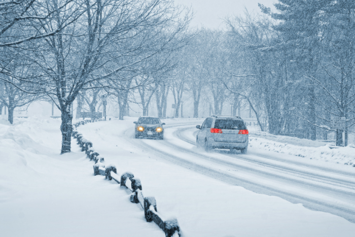 Главные опасности вождения зимой и подготовка к ним 